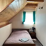 ホームステイ Agrogajowka グニエビノ